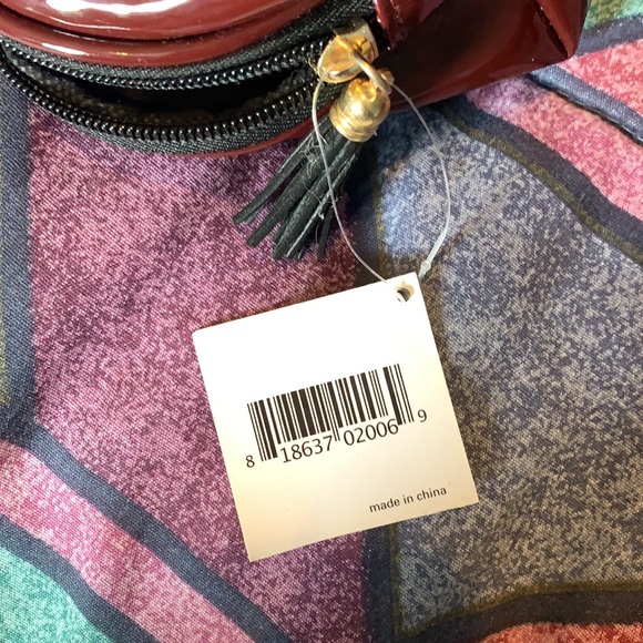 New beautiful Macy’s cosmetics bag! - Picture 4 of 4